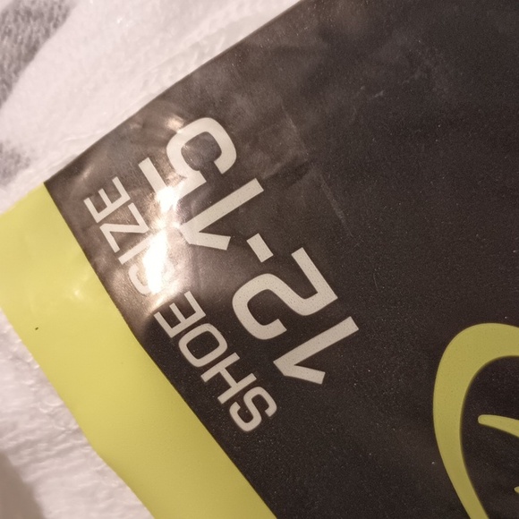 8 pairs of brand new men's socks - Picture 3 of 4